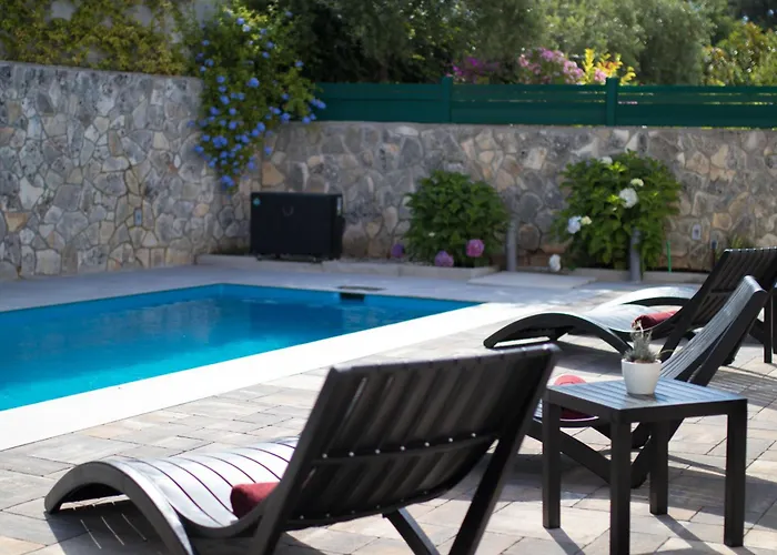 Flowers - Heated Pool Near