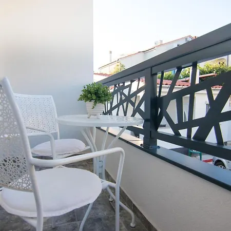 Apartment Flowers - Heated Pool Near Krk Town