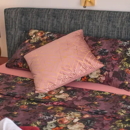 Apartment Flowers - Heated Pool Near