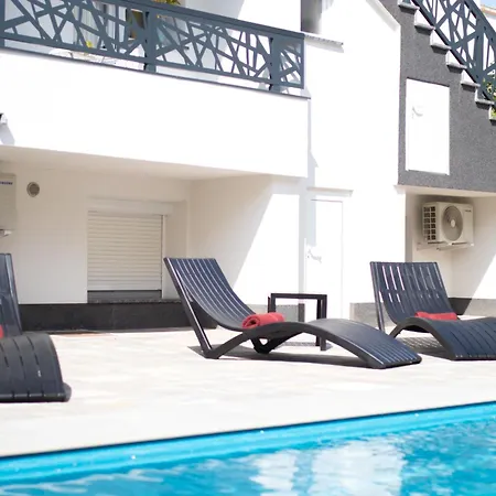 Flowers - Heated Pool Near * Krk Town
