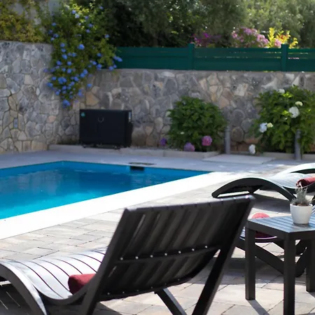 Flowers - Heated Pool Near