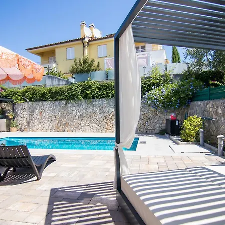 Flowers - Heated Pool Near Krk Town