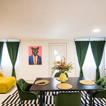 Apartment Flowers - Heated Pool Near *