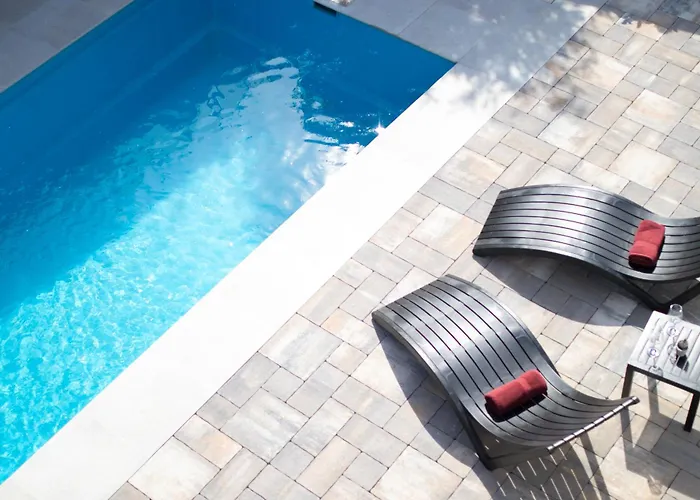 Flowers - Heated Pool Near *