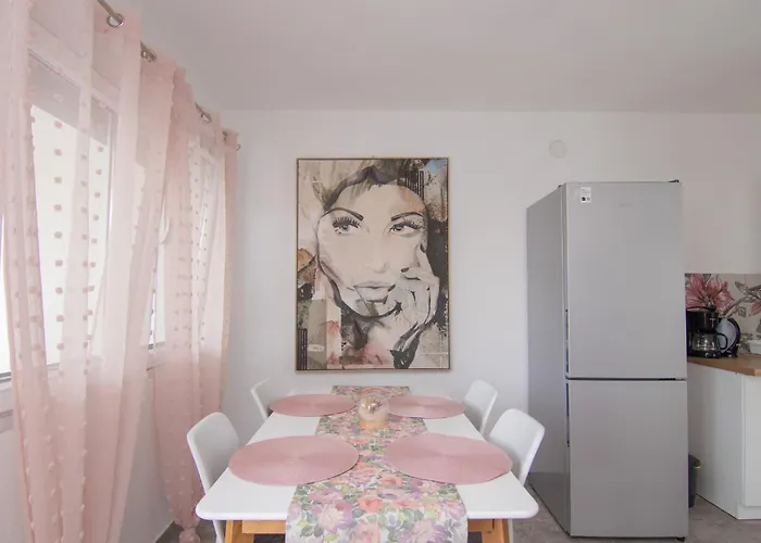 Flowers - Heated Pool Near Krk Town